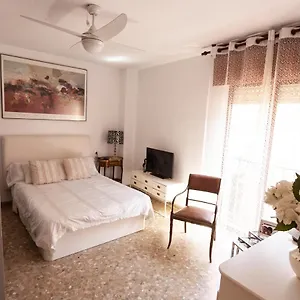 Lola.- De Matrimonio, Con Bano Privado Granada